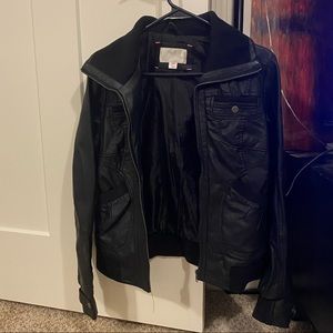 Black Zip-up Medium Jacket